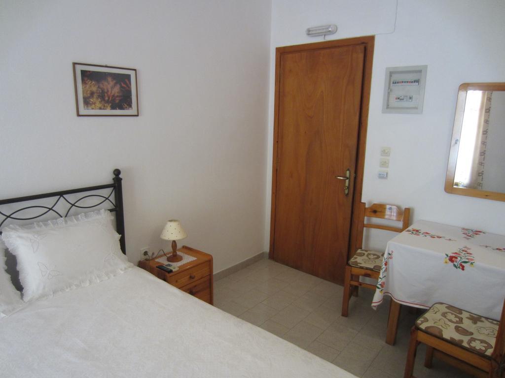 Katerina Apartments Triovasalos Exterior photo